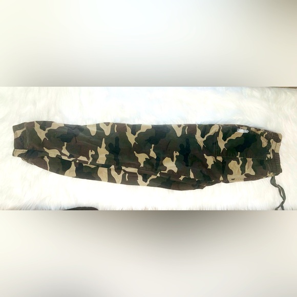 Charlotte Russe Pants - Camouflage pants